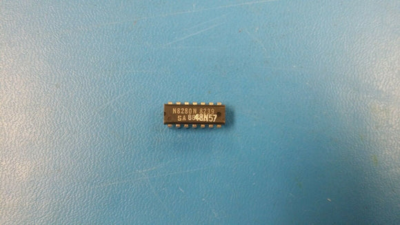 (2) N8280N SIGNETICS Decade Counter, 8280 Series 3-Bit Up Direction TTL PDIP14