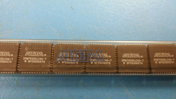(1 PC) EPM7032SLC44-7 ALTERA IC CPLD 32MC 7.5NS 44PLCC