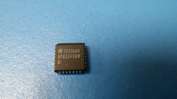 (1 PC) DP83241BV NSC CLOCK GENERATOR, 28 Pin, Plastic, PLCC