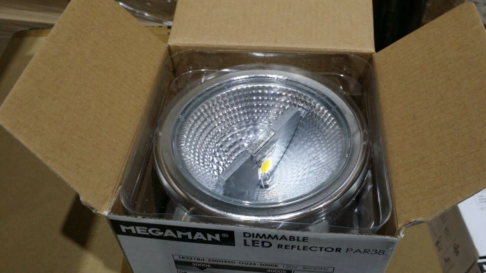 Lampada LED Per Piante Megaman 12W E27 – Riflettore 230V – Luce Rossa E Blu Per Crescita In Serra, Terrario E Giardino D'Inverno