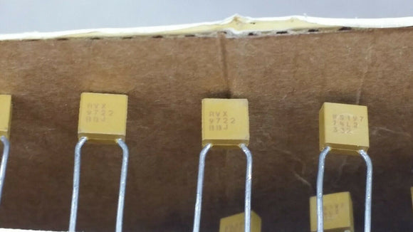 (10 PCS) MR051C332MAAAP2 AVX MLCC CER CAP 3300pF 100V 20% X7R RADIAL MOLDED CASE