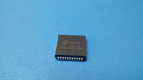 (1) W78LE51P-24 WINBOND Microcontroller 8-Bit FLASH 8051 CPU 24MHz CMOS PLCC44