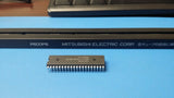 (10pcs)  M5L8042-112P  Registered Bus Transceiver, Plastic DIP, 40 pin