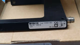 PEPPERL+FUCHS GL80 418718 10-30VDC 3-PIN PHOTOELECTRIC SLOT SENSOR NIB