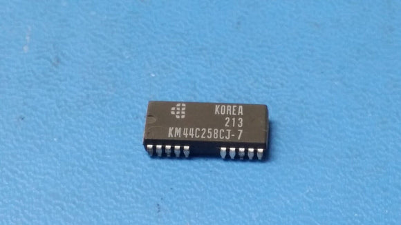 (1 PC) KM44C258CJ-7 SMASUNG Static Column DRAM, 256KX4, 70ns, CMOS, SOJ20