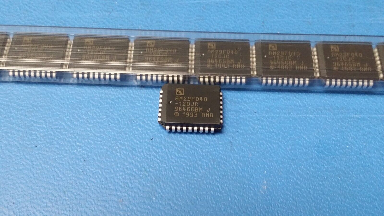 QTY (10) M29F040-120K6 ST MICRO 32 PIN PLCC PACKAGE 4Meg FLASH MEMORY NOS 29F040 QTY (10) M29F040-120K6 ST MICRO 32 PIN PLCC PACKAGE 4Meg FLASH MEMORY NOS 29F040