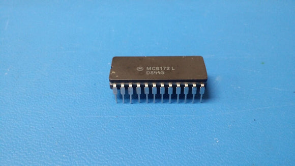 (1 PC) MC6172L MOT Modem-Modulator, 2.4kbps Data, NMOS, CDIP24