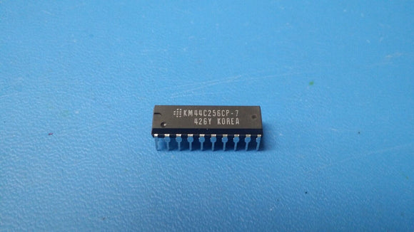 (1 PC) KM44C256CP-7 SAMSUNG Dynamic RAM, Fast Page, 256K x 4, PDIP-20