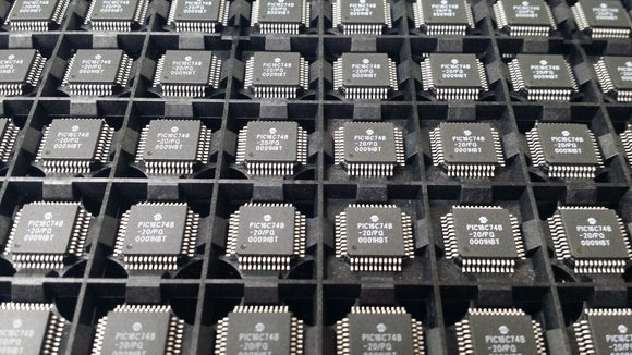 (10 PCS) PIC16C74B-20/PQ Microchip, IC MCU 8BIT 7KB OTP 44MQFP