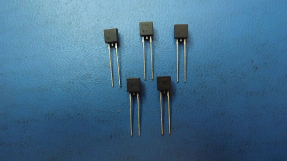 (10PCS) K0900E70 SIDAC 79-97V 1A TO92