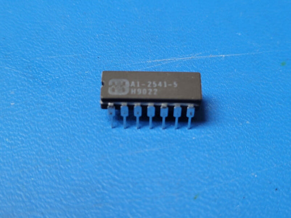 (1PC) HA1-2541-5 Operational Amplifier 1 Func 6000uV Offset-Max BIPolar CDIP14
