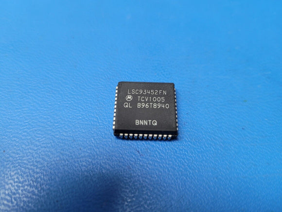 (1 PC) LSC93452FN OLD MOTOROLA IC 44 PIN PLCC