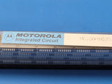 (1 PC) MC100H602FN MOTOROLA Latched Translator TTL to ECL 28-Pin PLCC