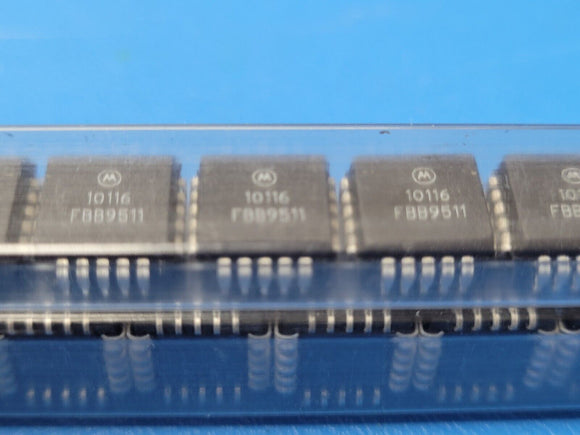 (2 PCS) MC10116FN MOT LINE RECEIVER, PLCC20