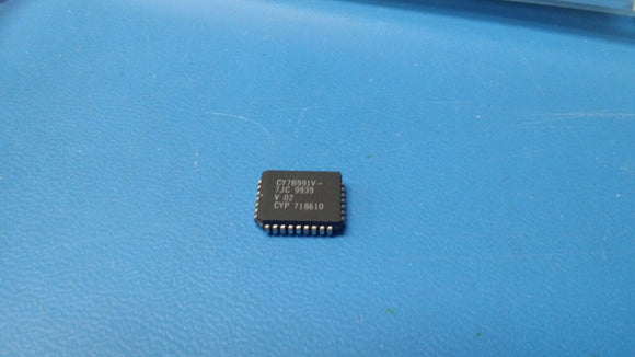 (1 PC) CY7B991V-7JC CYPRESS IC CLK BUFFER 8:8 80MHZ 32PLCC