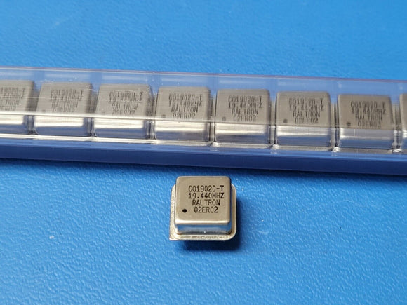 (2 PCS) RALTRON C019020-19.440-T CLOCK OSCILLATOR 19.440MHz 8 PIN ±25 PPM 3.3V