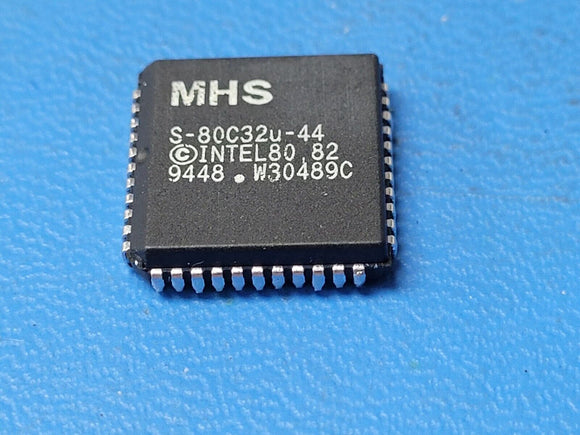 (1 PC) S-80C32U-44, MHS, Microcontroller, 8-Bit, 8051 CPU, 44MHz, CMOS, PLCC44