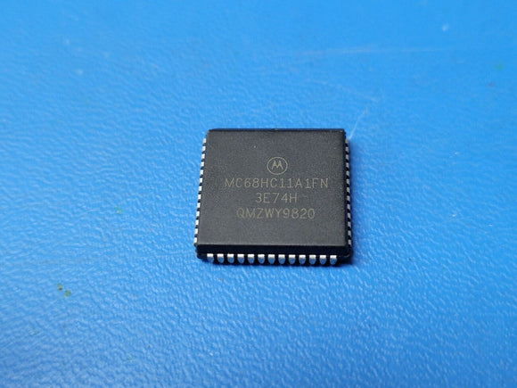 (1 PC) MC68HC11A1FN MOT Microcontroller, 8-Bit, EEPROM, 2.1MHz, HCMOS, PLCC52
