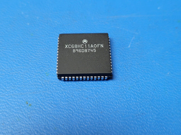 (1 PC) MC68HC11A0FN MOT Microcontroller, 8-Bit, EEPROM, 2.1MHz, HCMOS, PLCC52