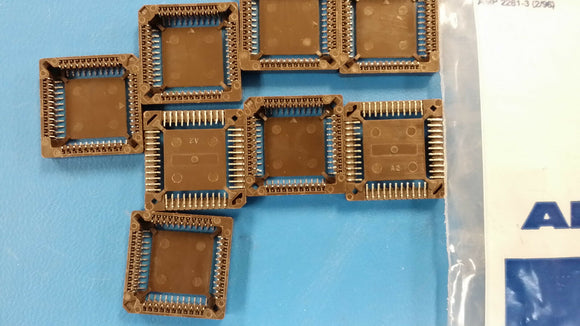 (2 PCS) 822275-1 AMP Conn PLCC Socket SKT 44 POS 1.27mm Solder ST SMD