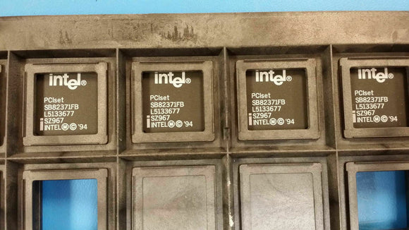 (1 PC) SB82371FBSZ967 INTEL IC,PERIPHERAL (MULTIFUNCTION) CONTROLLER,QFP,208PIN