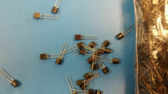 (10 PCS) P0720EA TECCOR Thyristor Surge Protection Devices 65V 20A 2-Pin TO-92