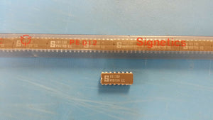 (1 PC) 10135F SIGNETICS JBAR-KBAR FLIP-FLOP, COMPLEMENTARY OUTPUT, CDIP16