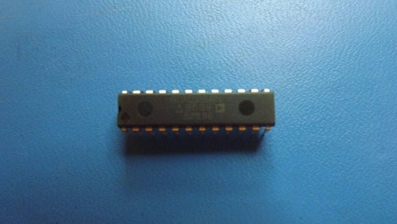 (1PC) ADM208AN Quad Transmitter/Receiver RS-232 24-Pin PDIP