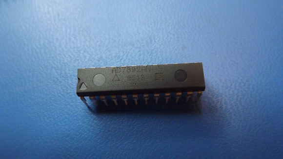(1PC) AD7892AN-3 ADC Single SAR 600ksps 12-bit Parallel/Serial 24-Pin PDIP