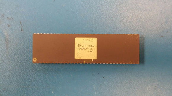 (1 PC) HD68000-12 HITACHI 16-BIT, 12.5MHz, MICROPROCESSOR, CDIP64