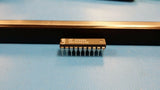 (4 PCS) DM74AS573N NSC AS SERIES, 8-BIT DRIVER, TRUE OUTPUT, PDIP20