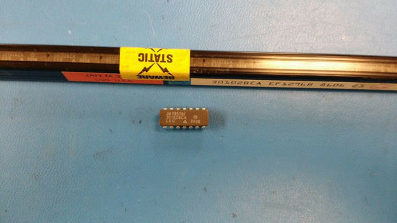 (2 PCS) JM38510/30102BCA MOT Flip Flop D-Type Pos-Edge 2-Element 14-Pin CDIP