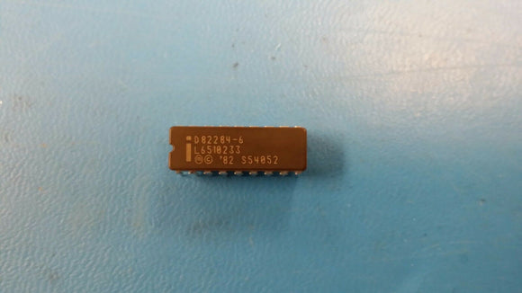 (1 PC) D82284-6 INTEL 12MHz, PROC SPECIFIC CLOCK GENERATOR, CDIP18