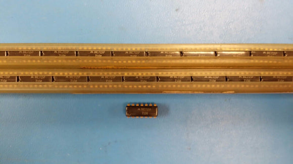 (1 PC) MC715P MOT IC LOGIC GATE DUAL 3-INPUT NOR DTL PDIP14