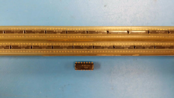 (1 PC) MC715P MOT IC LOGIC GATE DUAL 3-INPUT NOR DTL PDIP14