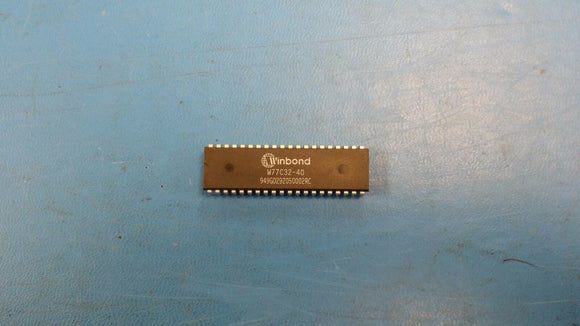 (1 PC) W77C32-40 WINBOND 8-BIT, 40MHz, MICROCONTROLLER, PDIP40