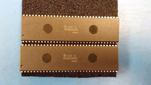 (1 PC) HD68000P8 64 PIN PLASTIC DIP