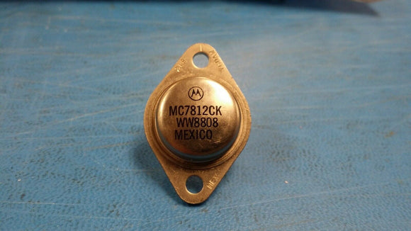 (1 PC) MC7812CK MOT Regulator 1 Output 12V BIPolar TO-3