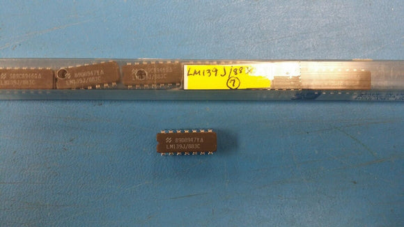 (1 PC) LM139J/883C NSC Voltage Comparator, Quad, 14 Pin, Ceramic, DIP