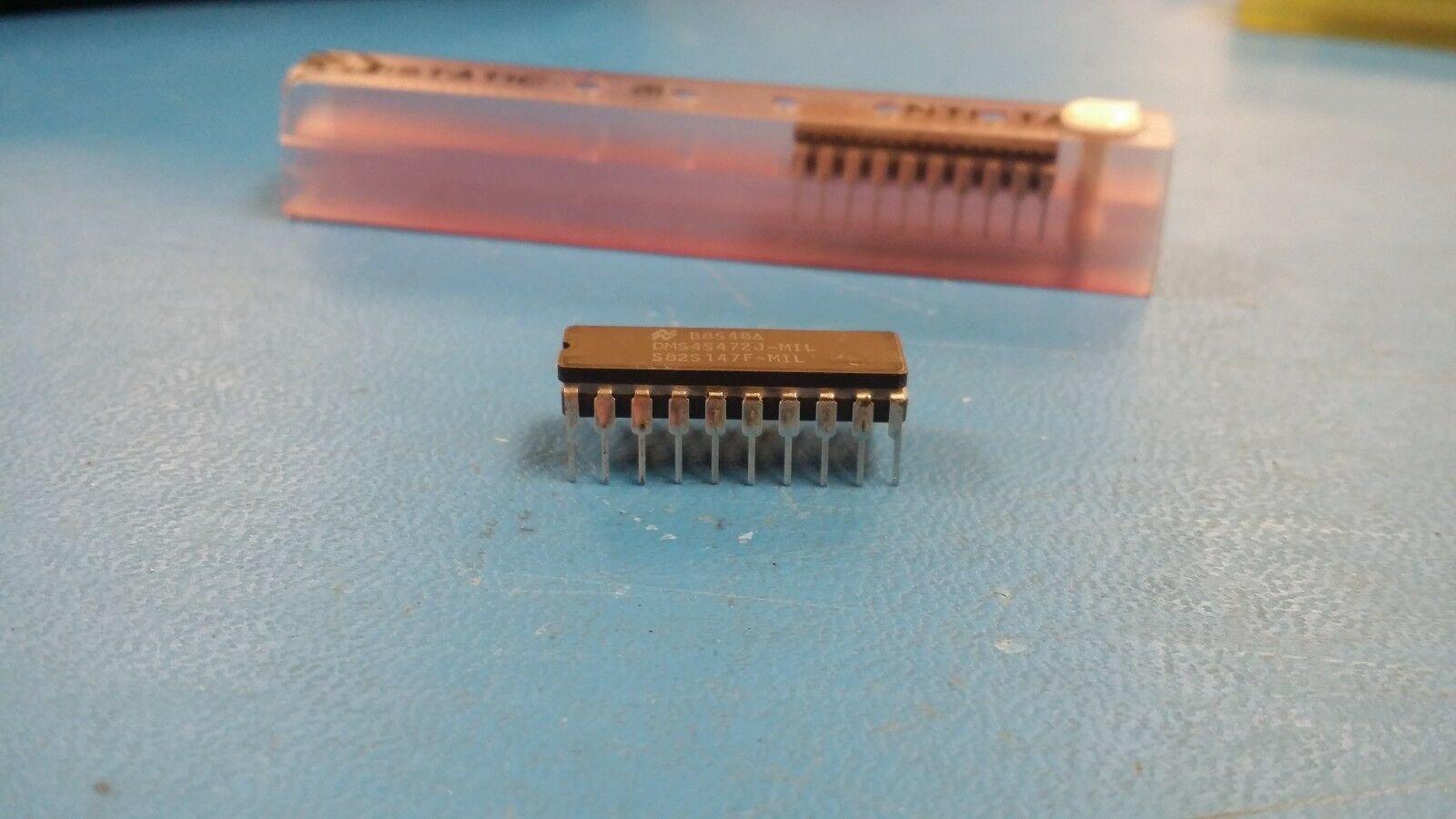 1 PC) DM54S472J-MIL S82S147F-MIL OTP ROM, 512X8, 75ns