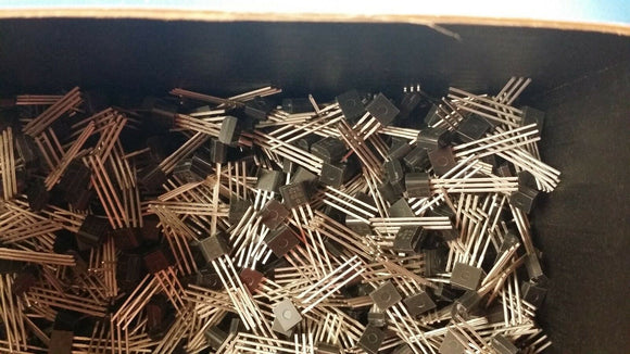 (100 PCS) ZTX688B ZETEX TRANS NPN 12V 3A E-LINE