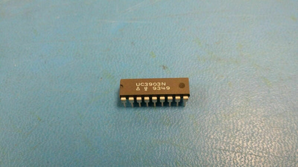 (2 PCS) UC3903N IC Supply/Line Monitor Adjustable, 4 Channel, BIPolar, PDIP18