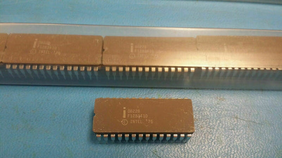 (1 PC) D8228 INTEL Control/Command Signal Generator, CMOS, CDIP28