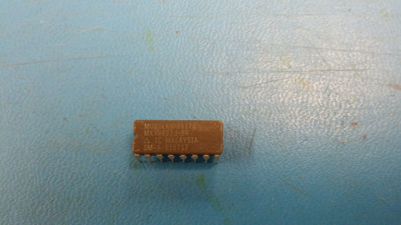 (4 PCS) 5962-01-196-9323 MKX4027J84 SM-A-915717 MICROCIRCUIT MEMORY CER DIP-16