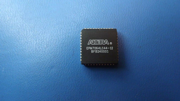 (1PC) EPM7064LC44-12 ALTERA IC CPLD 64MC 12NS 44PLCC