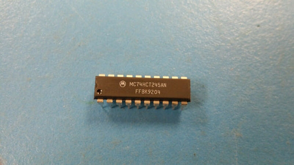 (10 PCS) MC74HC245AN MOT Bus Transceivers 2-6V Octal 3-State 20-PDIP