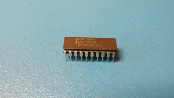 (1 PC) D82288-8 Intel Bus Controller, MOS, CDIP20