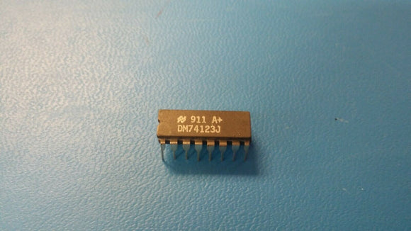 (12pcs) DM74123J Monostable Multivibrator, TTL, CDIP16