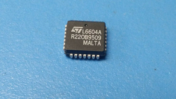 (1 PC) L6604A STMicroelectronics Microprocessor Circuit, CMOS, PLCC28