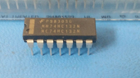 (10 PCS) MC74HC132N FSC NAND Gate 4-Element 2-IN CMOS 14-Pin PDIP